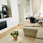 Luxury Of Aristocrats Near Airport And Jumbo Lejlighed
