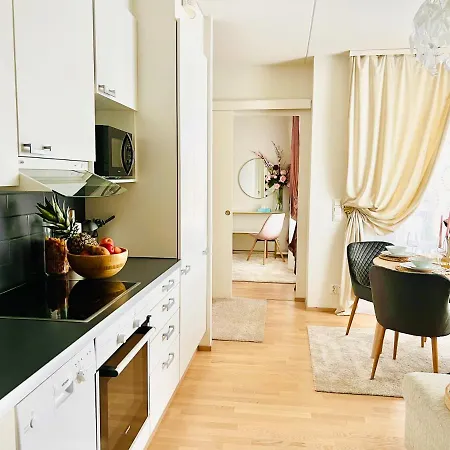 Luxury Of Aristocrats Near Airport And Jumbo