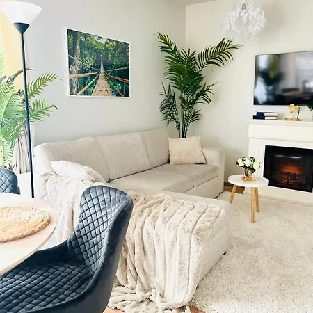 Luxury Of Aristocrats Near Airport And Jumbo Апартаменты *