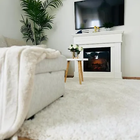 Luxury Of Aristocrats Near Airport And Jumbo