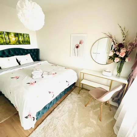 Luxury Of Aristocrats Near Airport And Jumbo